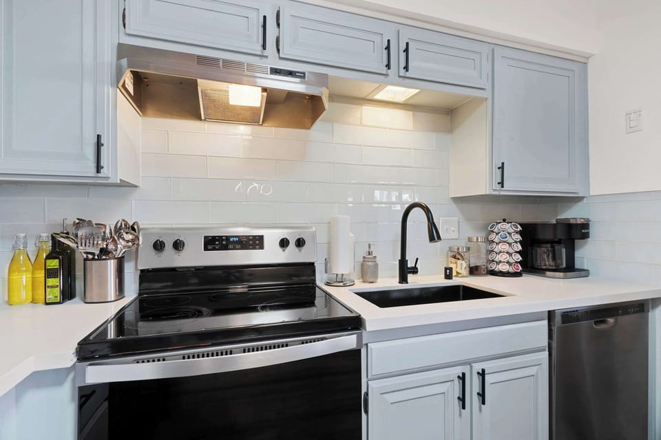 Full kitchen 