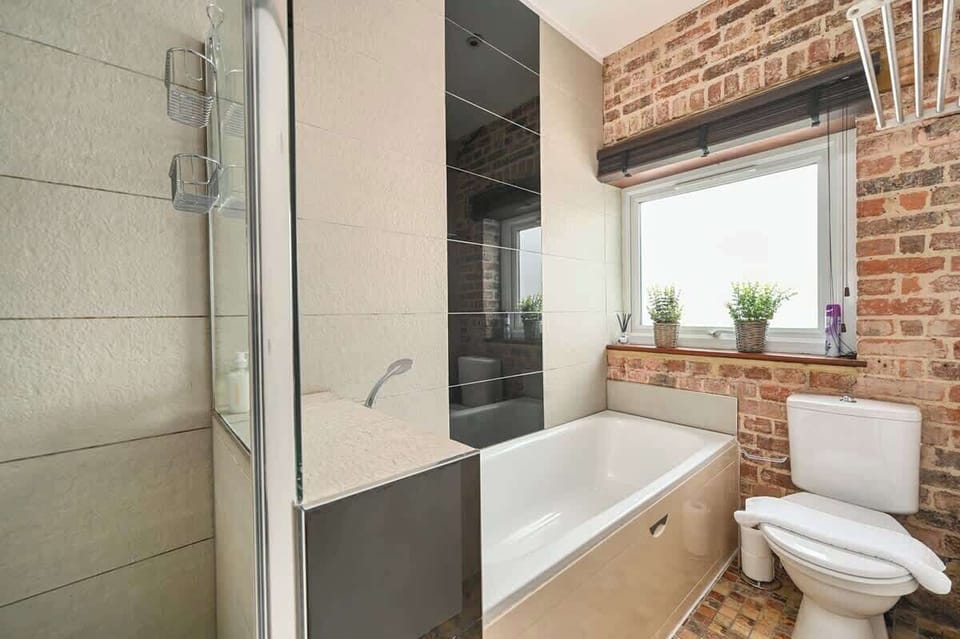The Cliff Greenhouse, Brighton and Hove - Host & Stay