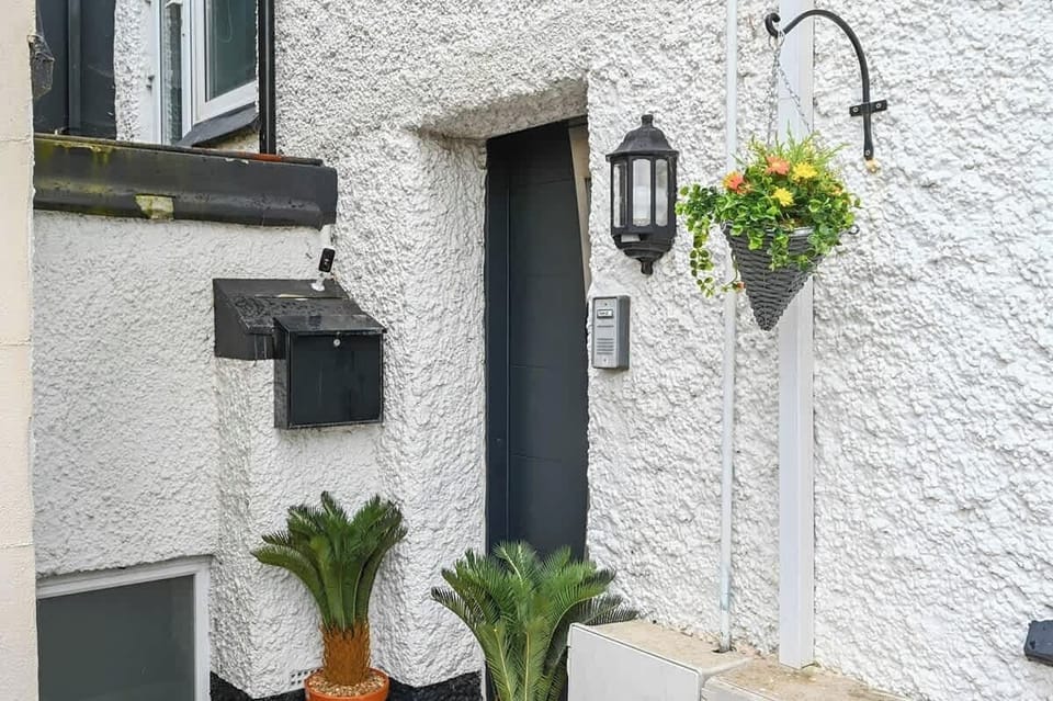 The Cliff Greenhouse, Brighton and Hove - Host & Stay