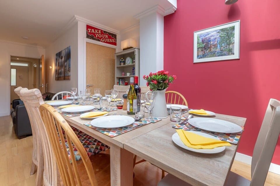 Kingscote Townhouse, Brighton and Hove - Host & Stay