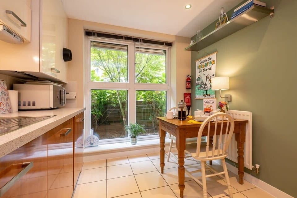 Kingscote Townhouse, Brighton and Hove - Host & Stay
