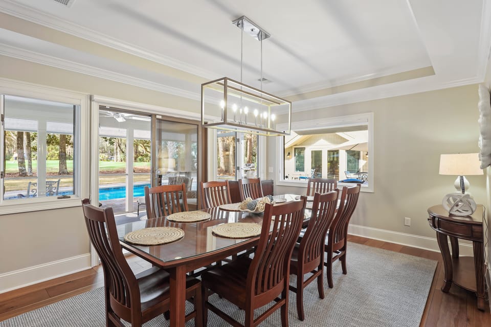 18 Willow Oak | Dining Table - 18 Willow Oak | Dining Table