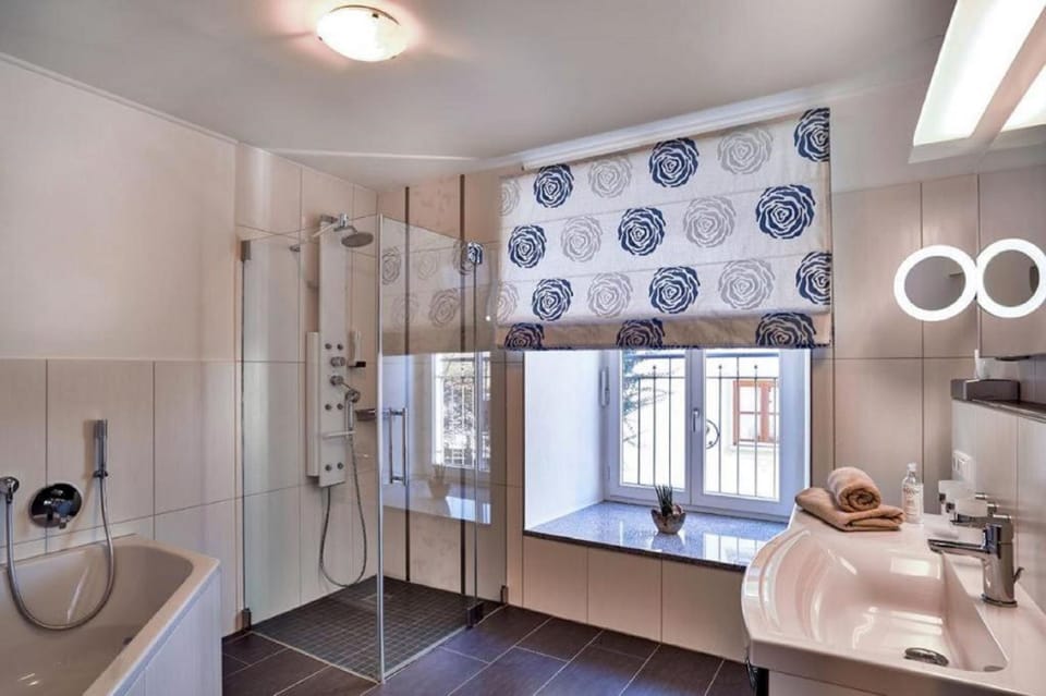Double Room | Bathroom | Hair dryer, towels