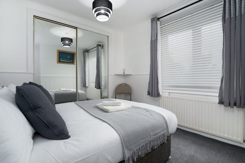 Apartment | 2 bedrooms, iron/ironing board, free WiFi, bed sheets