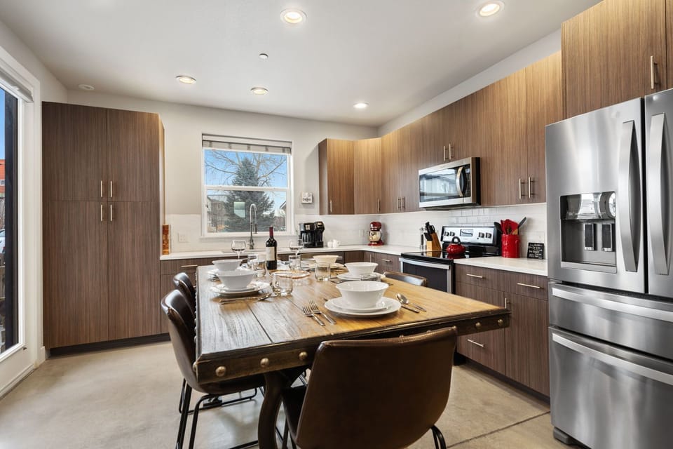 844 Jerome St. (Unit 4) | Kitchen and Dining Area