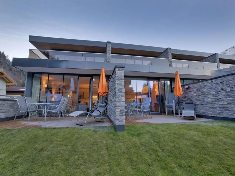 House | Balcony