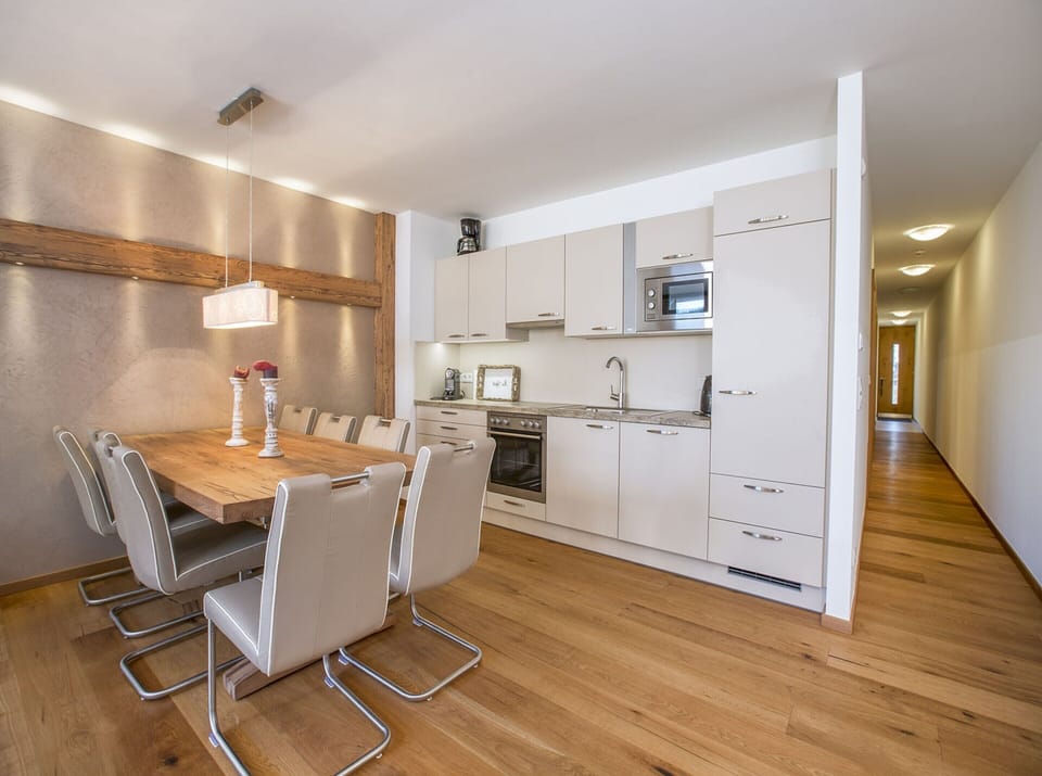 Apartment | Dining