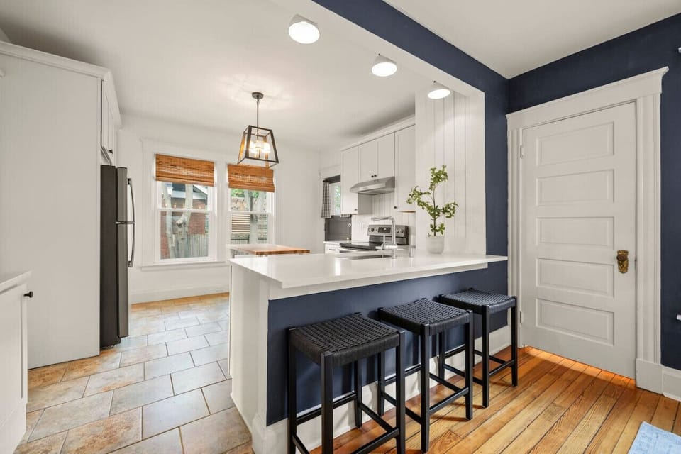 Fully Equipped Kitchen w/ Walkout to Screened In Porch