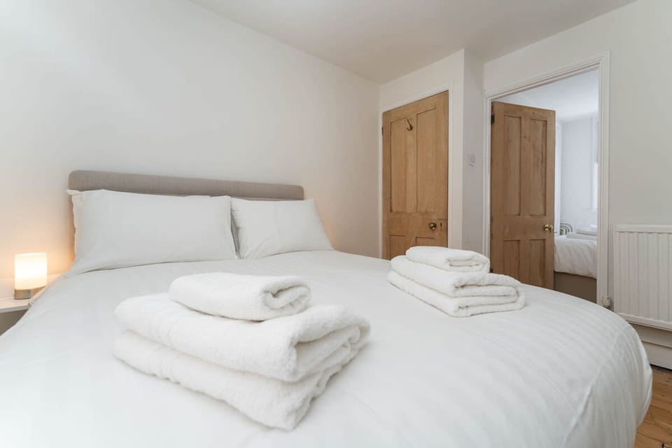Host Stay The Navy at Frederick Gardens House in Brighton