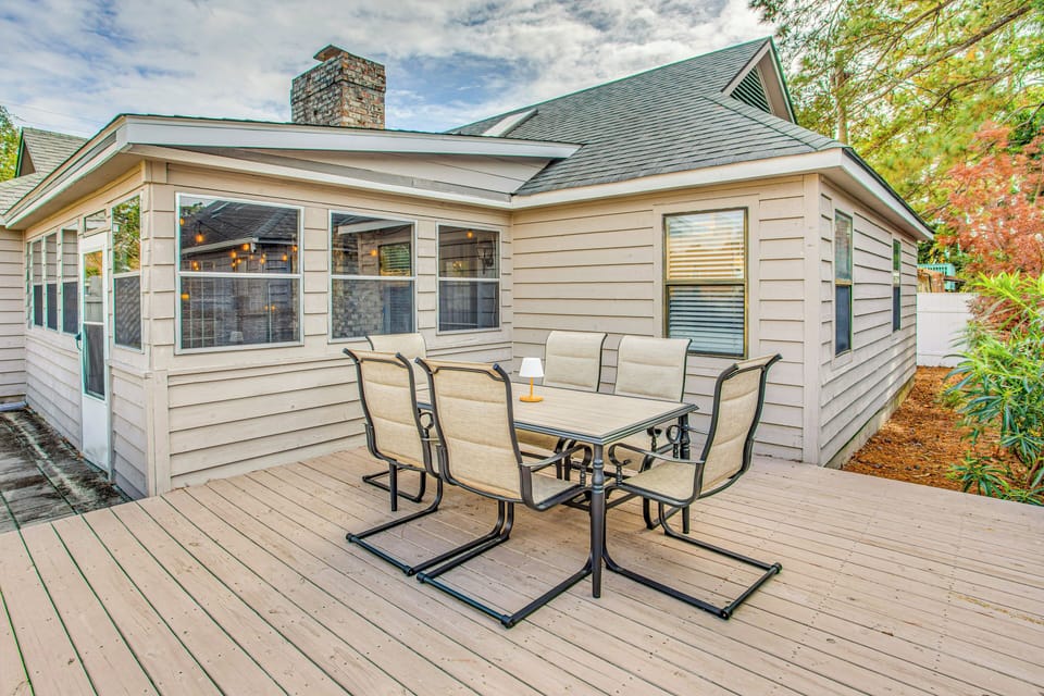 Private Deck | Dining Space | Nearby Shopping & Nightlife