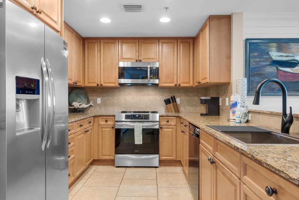 Condo, Multiple Beds (Portofino Island Resort 3-1903) | Private kitchen | Oven, toaster, paper towels