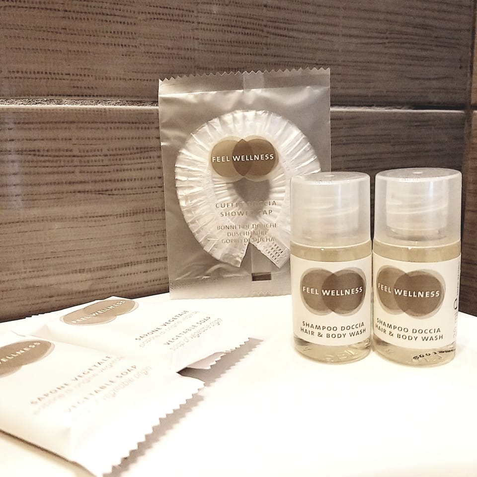 Superior Room, 1 Bedroom, Ensuite | Bathroom | Shower, free toiletries, hair dryer, bidet