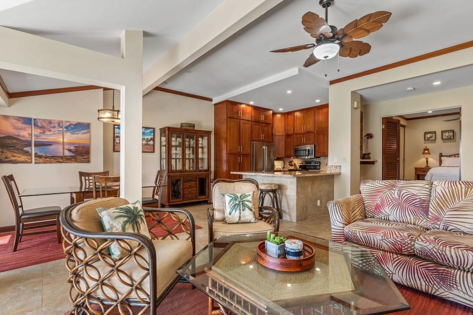 Great room with queen sofa sleeper, open up to lanai, smart TV, dining area, Central AC, free wifi and kitchen