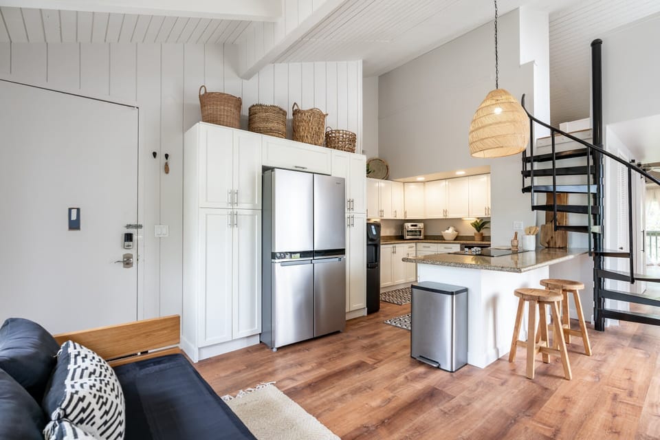 Entry and Kitchen Area