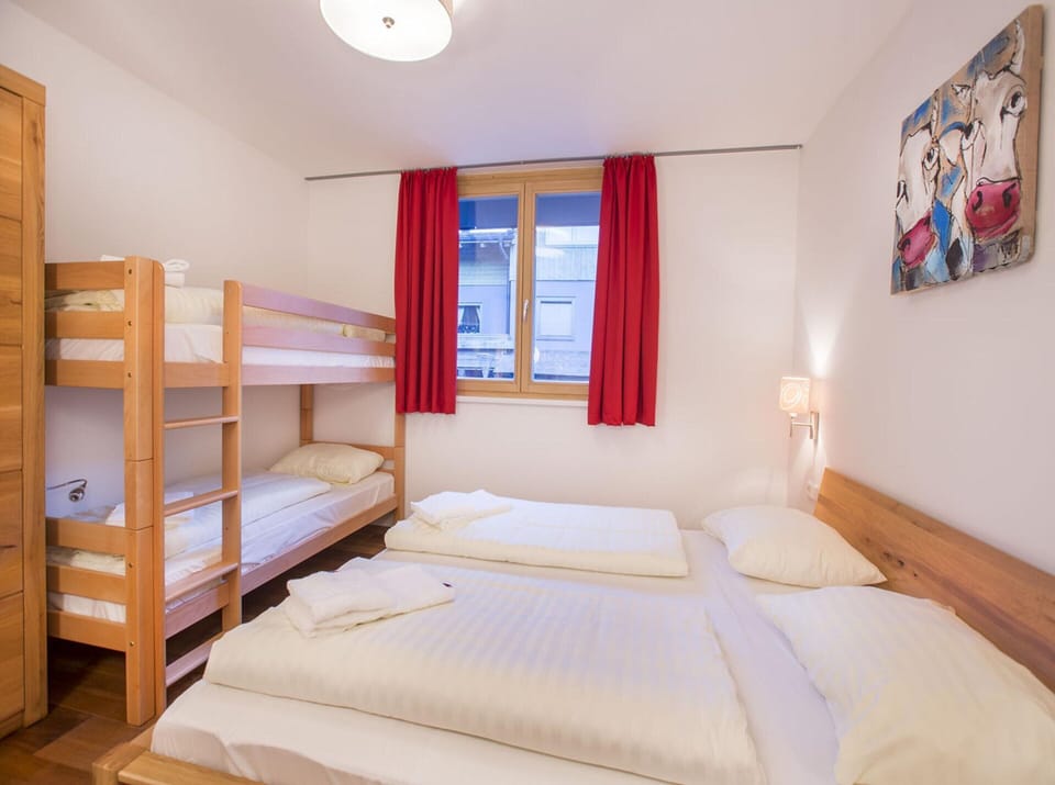 Apartment | 3 bedrooms, bed sheets