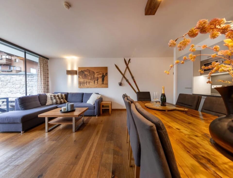 House | Dining