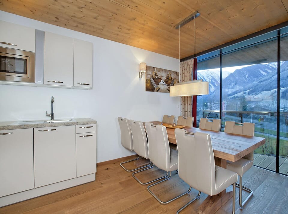 Apartment | Dining