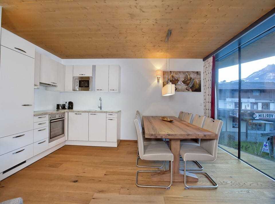 Apartment | Dining