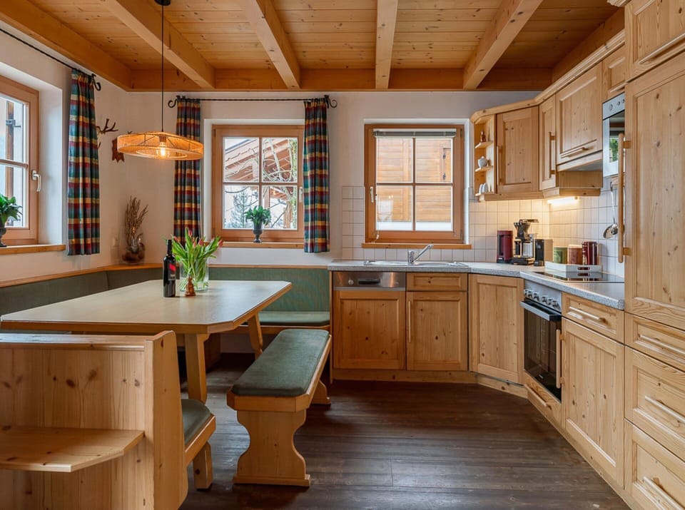 Chalet | Private kitchen | Highchair
