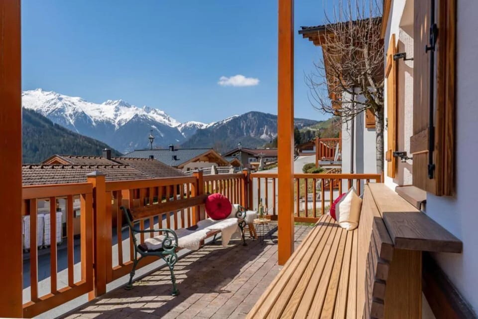 House | Balcony