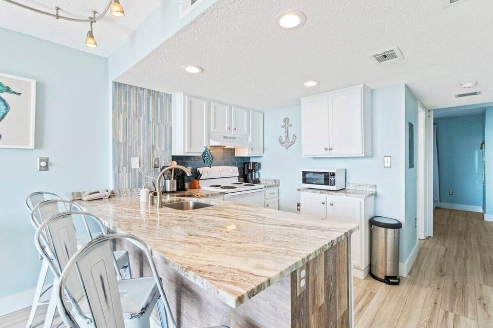 15-1832 W Beach Blvd 305A 15