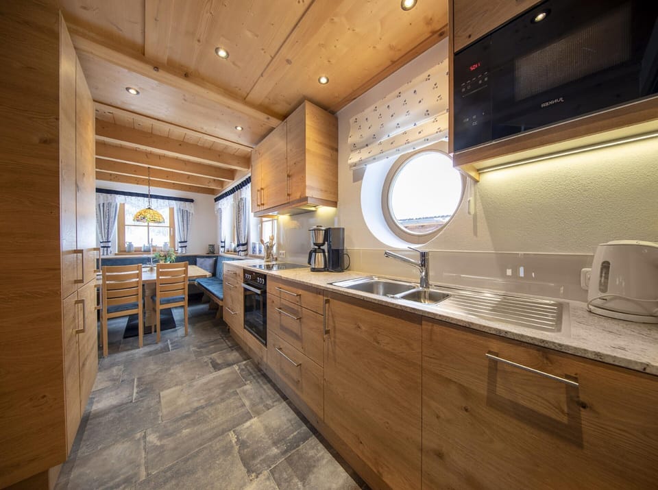House | Private kitchen | Coffee/tea maker, fridge, microwave, oven