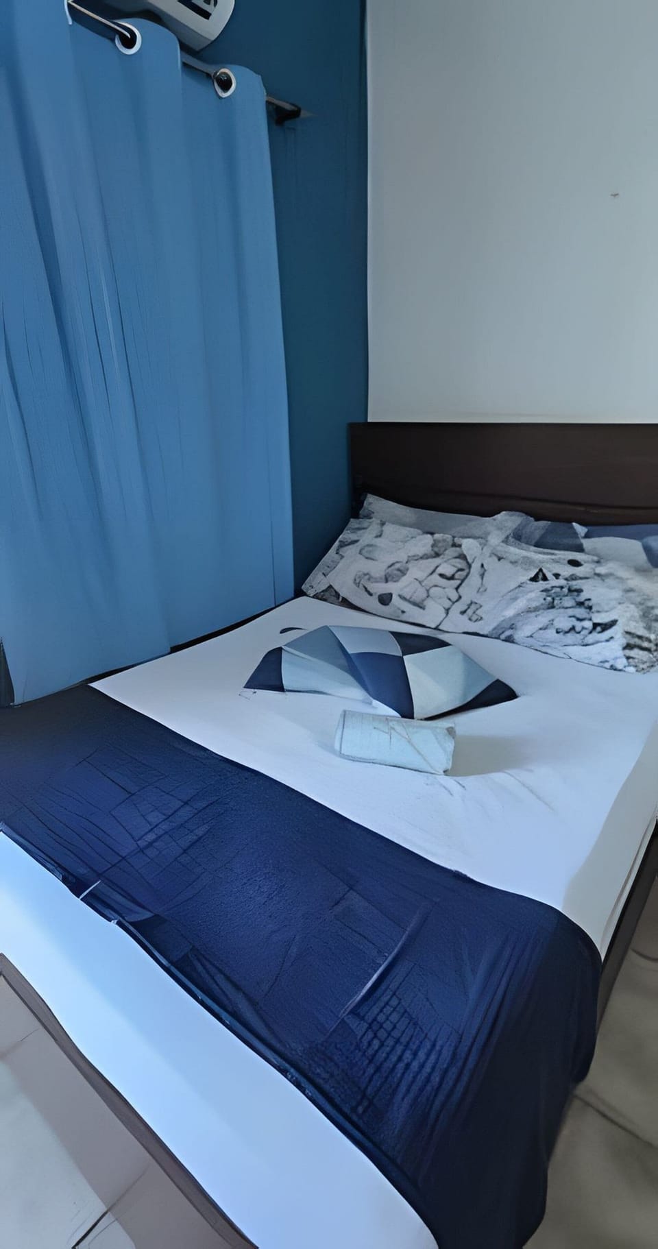 1 bedroom, desk, free WiFi, bed sheets