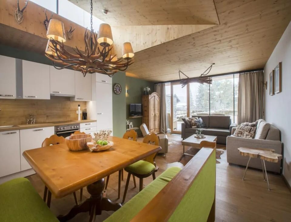 House | Dining