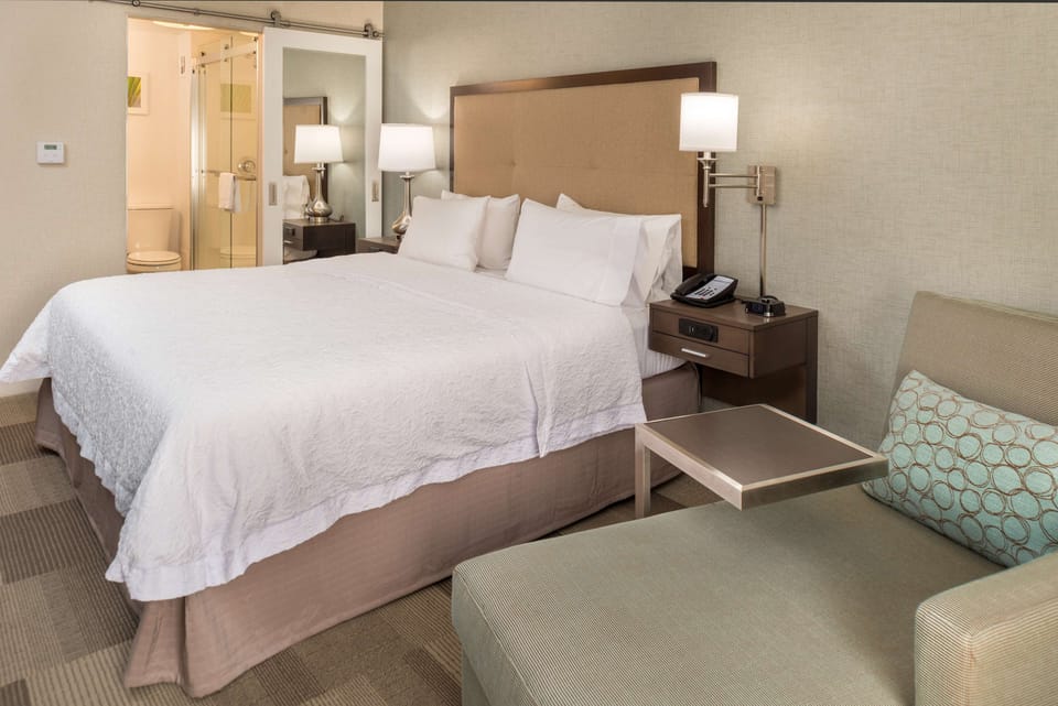 Premium bedding, in-room safe, blackout drapes, iron/ironing board