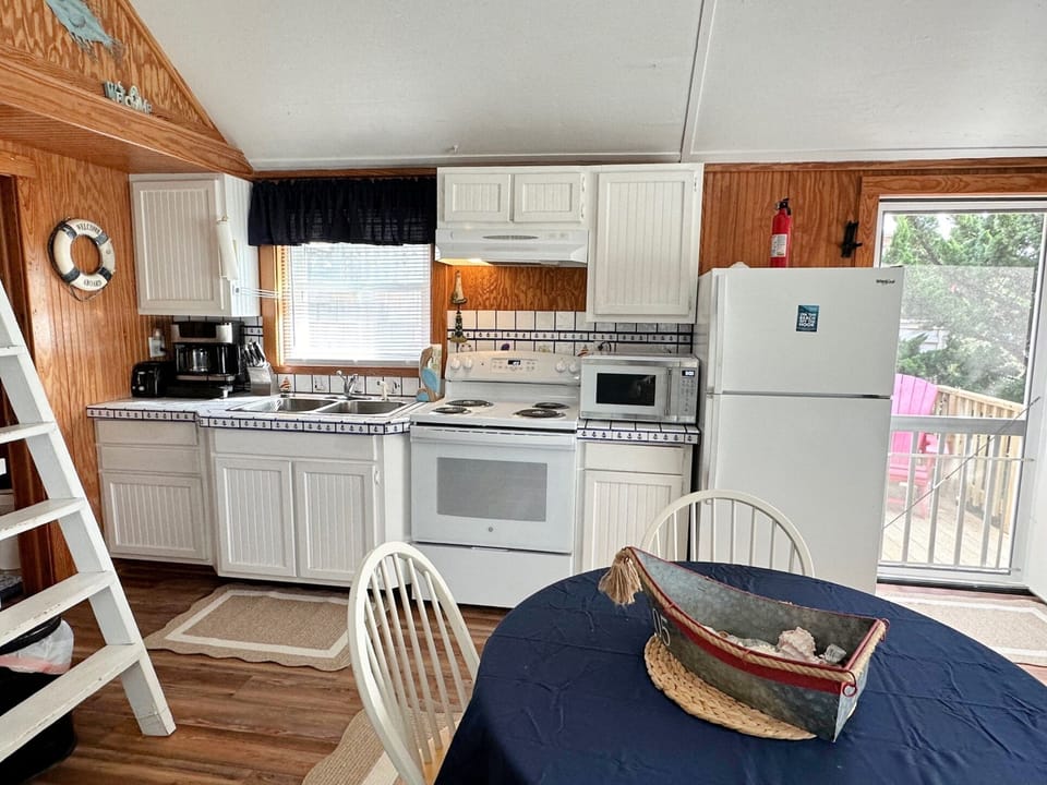 NH339B: Beach Angel | Dining  and Kitchen Areas - Dining Seating for 4
