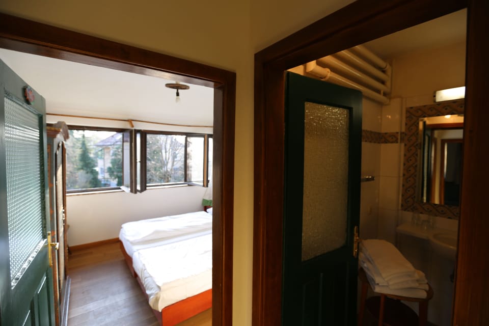Double Room, Shared Bathroom | Premium bedding, in-room safe, individually decorated