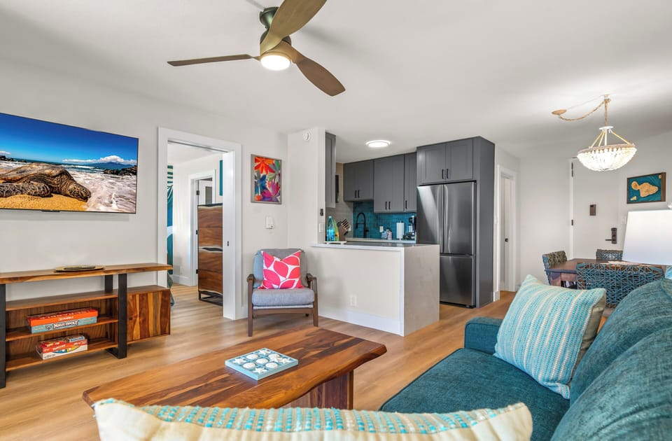Luxury Condo, Balcony, Ocean View | Living area
