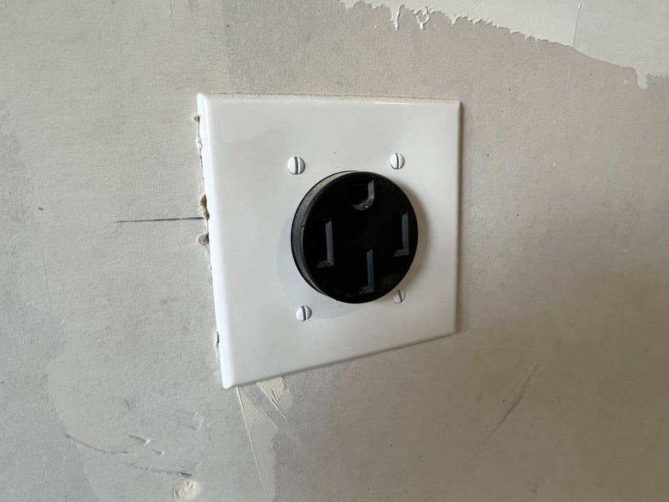 220 V Outlet in Garage