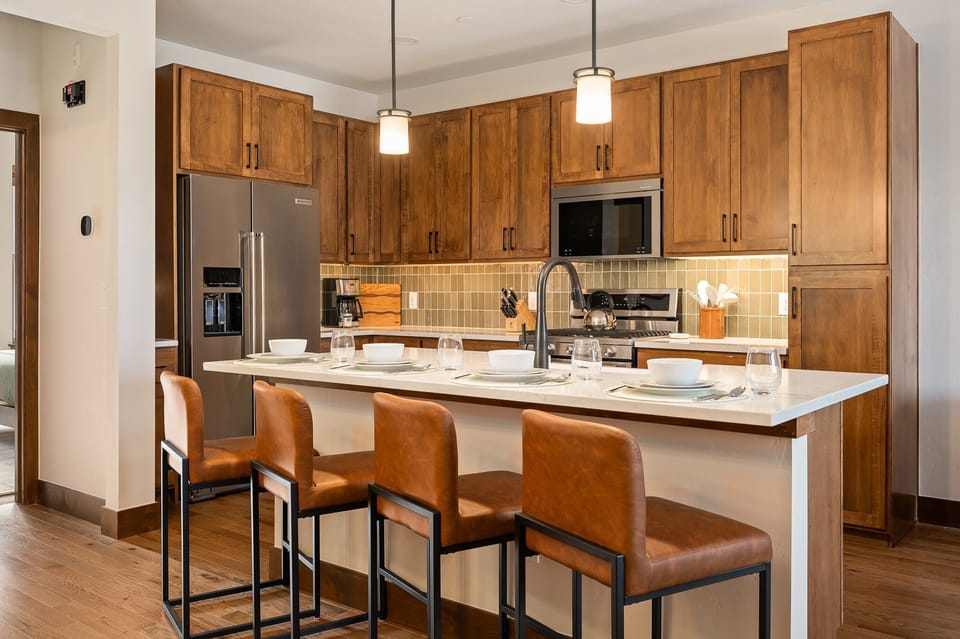 Kitchen with Island Seating for 4