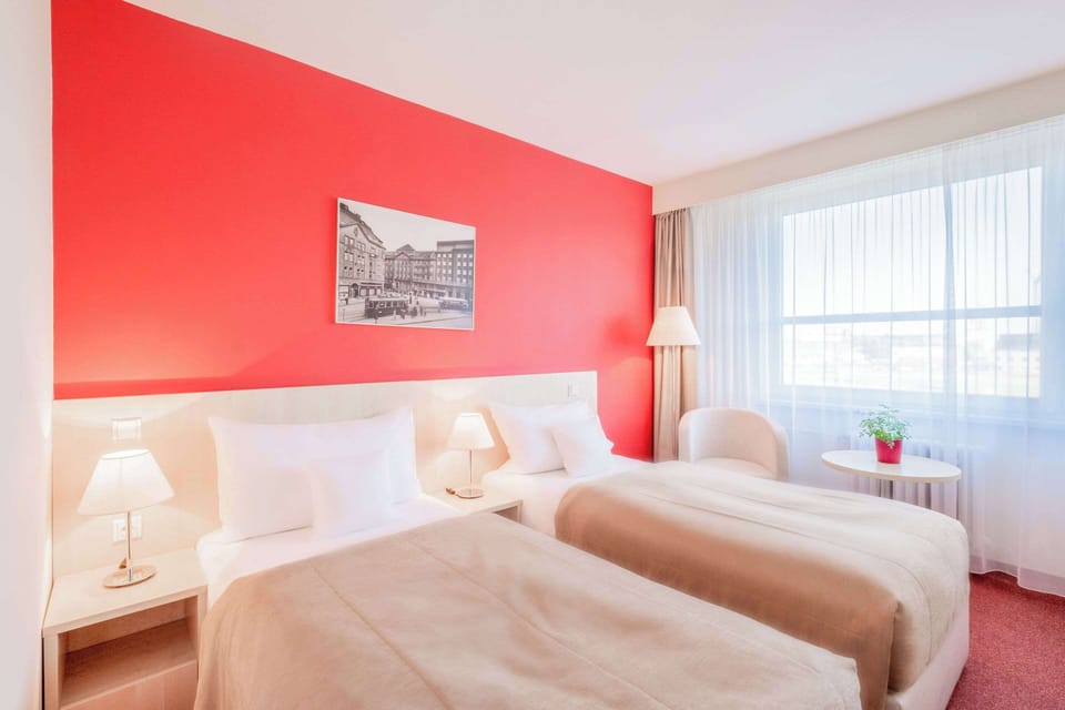 Superior Double Room | In-room safe, desk, laptop workspace, blackout drapes
