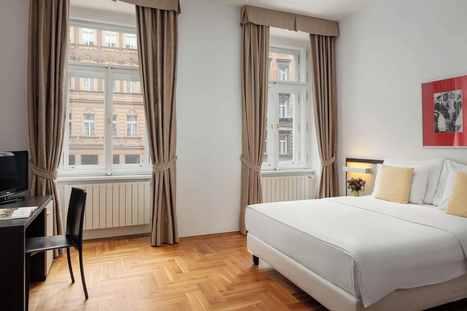 1 bedroom, premium bedding, minibar, in-room safe