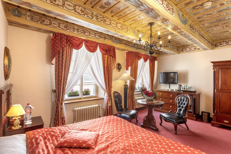 Standard Room | In-room safe, blackout drapes, iron/ironing board, free WiFi