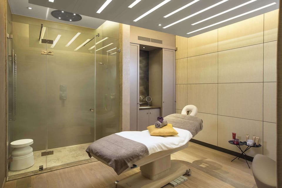 Sauna, hot tub, steam room, massages