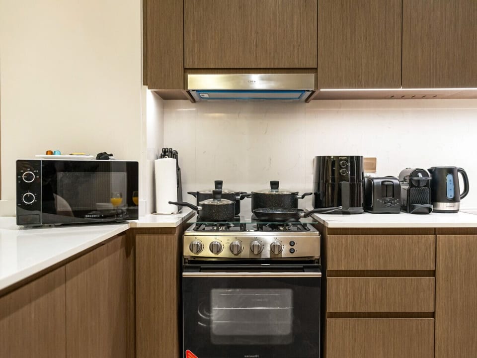Fully Equipped Modern Kitchen
