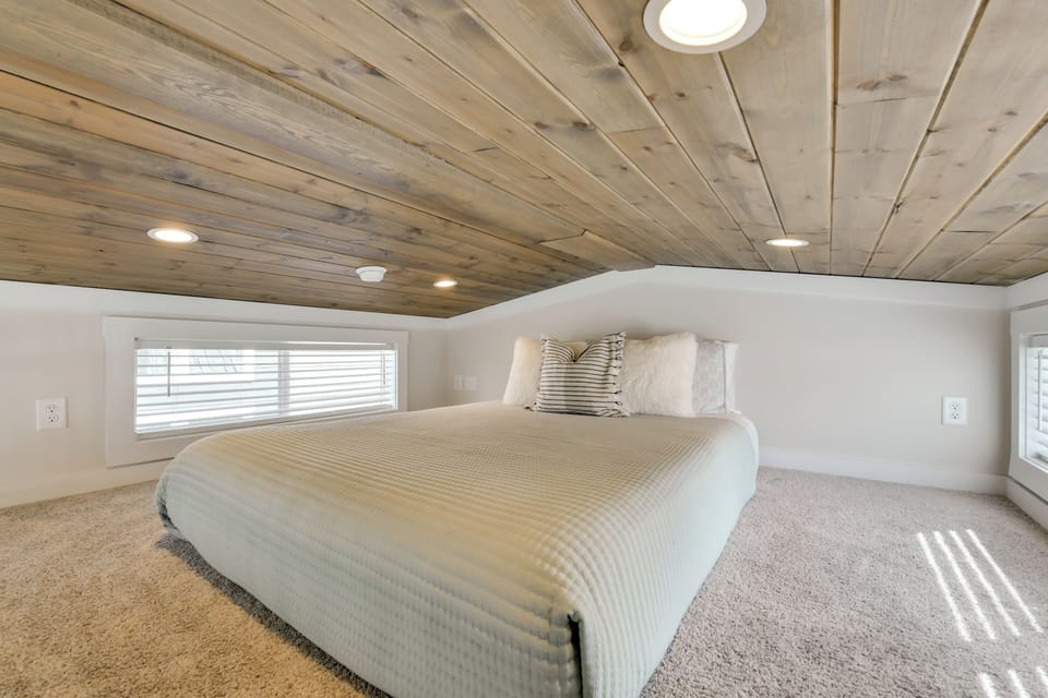 Loft | Queen Floor Mattress | 2nd Floor