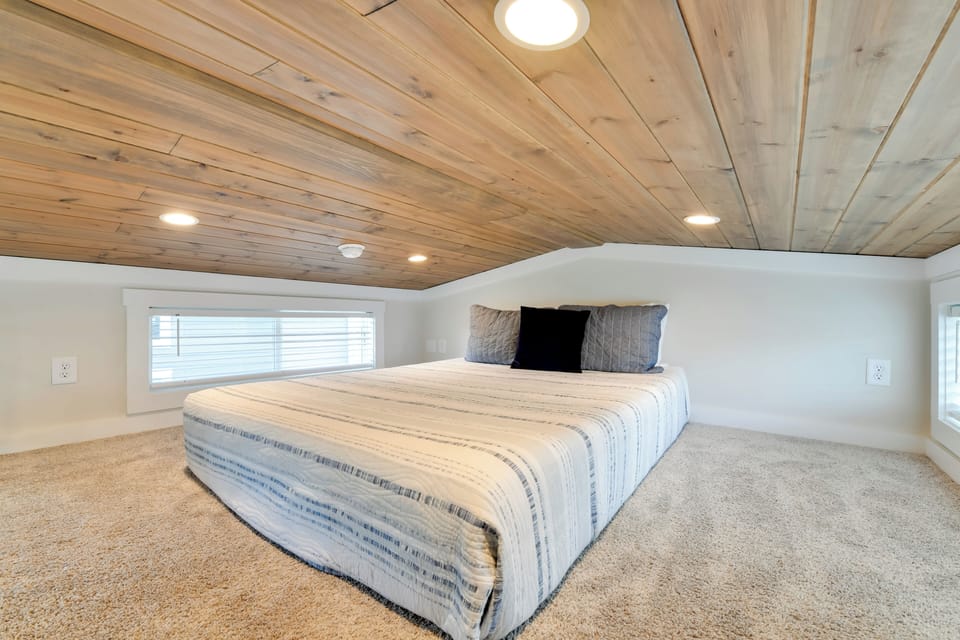 Loft | Queen Floor Mattress | 2nd Floor