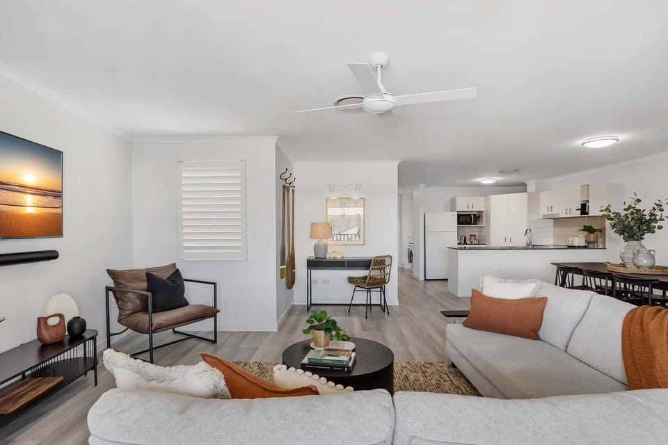 Living Area/Dining/Kitchen