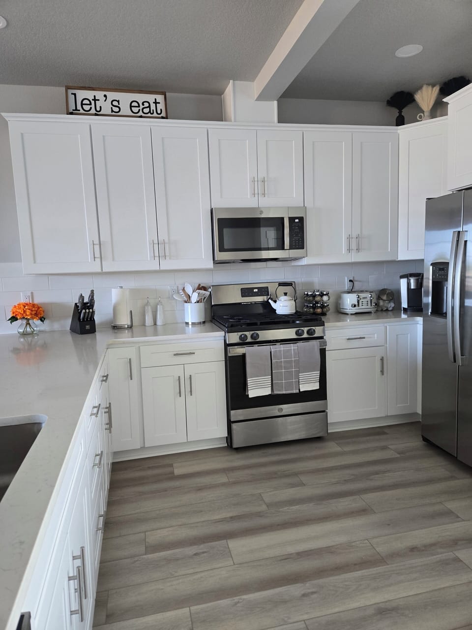 The kitchen has a 12' granite countertop + a 6' counter. Make a  great workspace