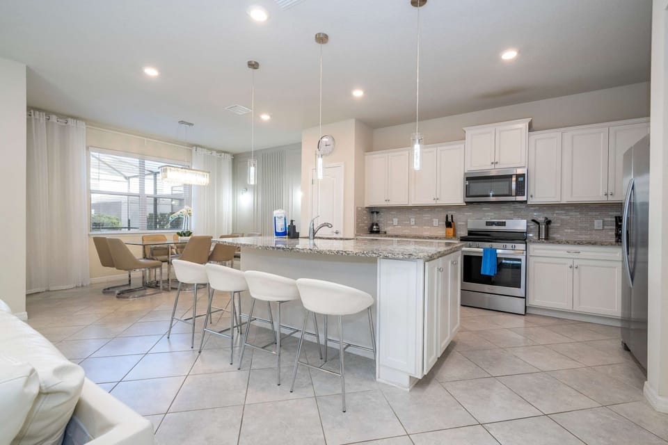 House | 5 bedrooms, high-speed internet