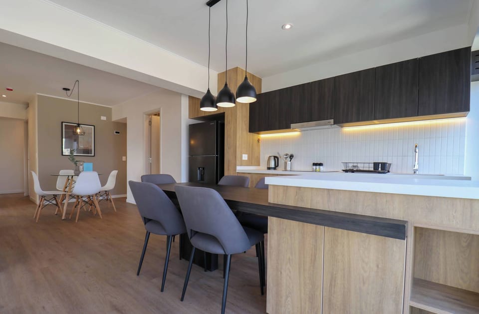 Kitchen bar