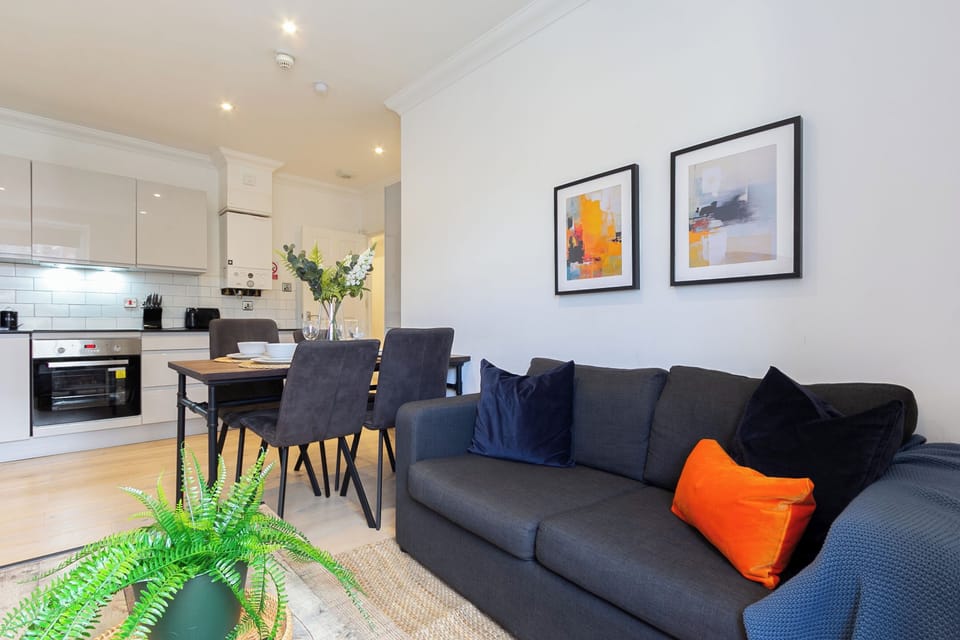 Apartment | Living area | TV