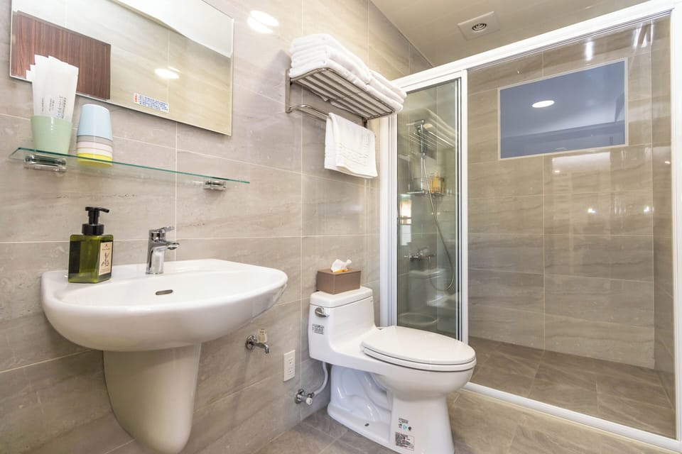 Family Loft, Balcony | Bathroom | Shower, hair dryer, towels, shampoo