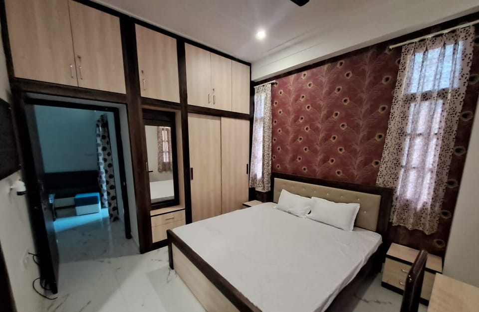 Family Apartment | Premium bedding, desk, laptop workspace, iron/ironing board