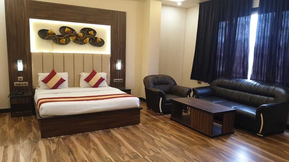 Deluxe Double Room, City View | Desk, free WiFi, wheelchair access