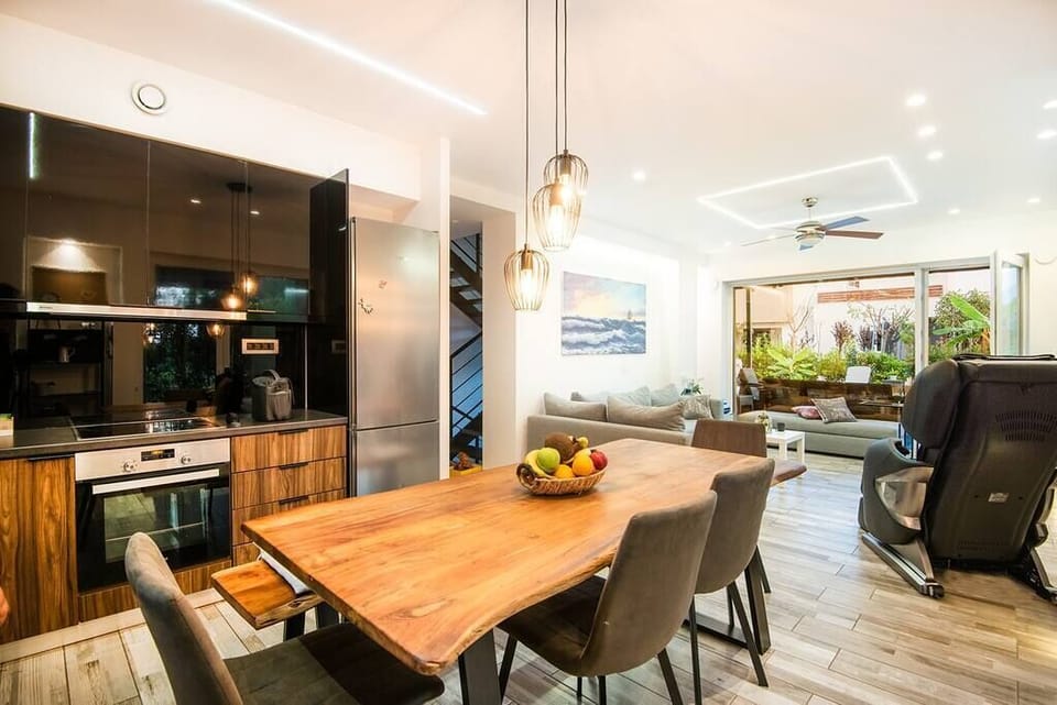 anna's dining area